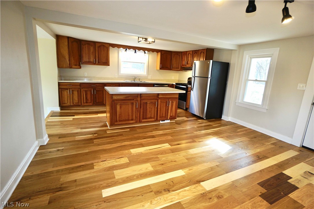 11040 Mayfield Road Chardon, OH 44024 - Photo 8 of 26 Eat in kitchen area.