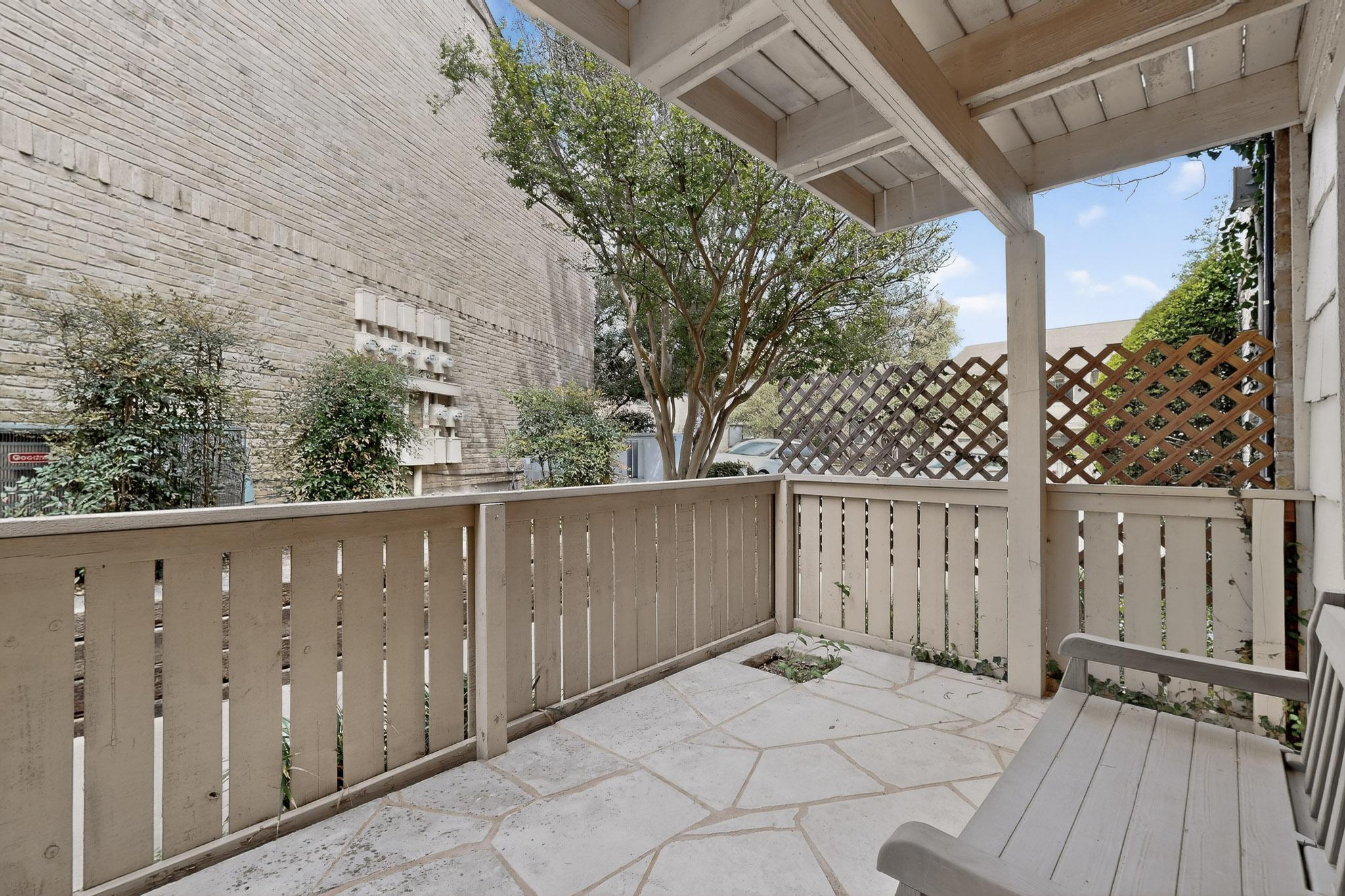 8210 Bent Tree Road, Unit 104 Austin, TX 78759 - Photo 27 of 39
Patio