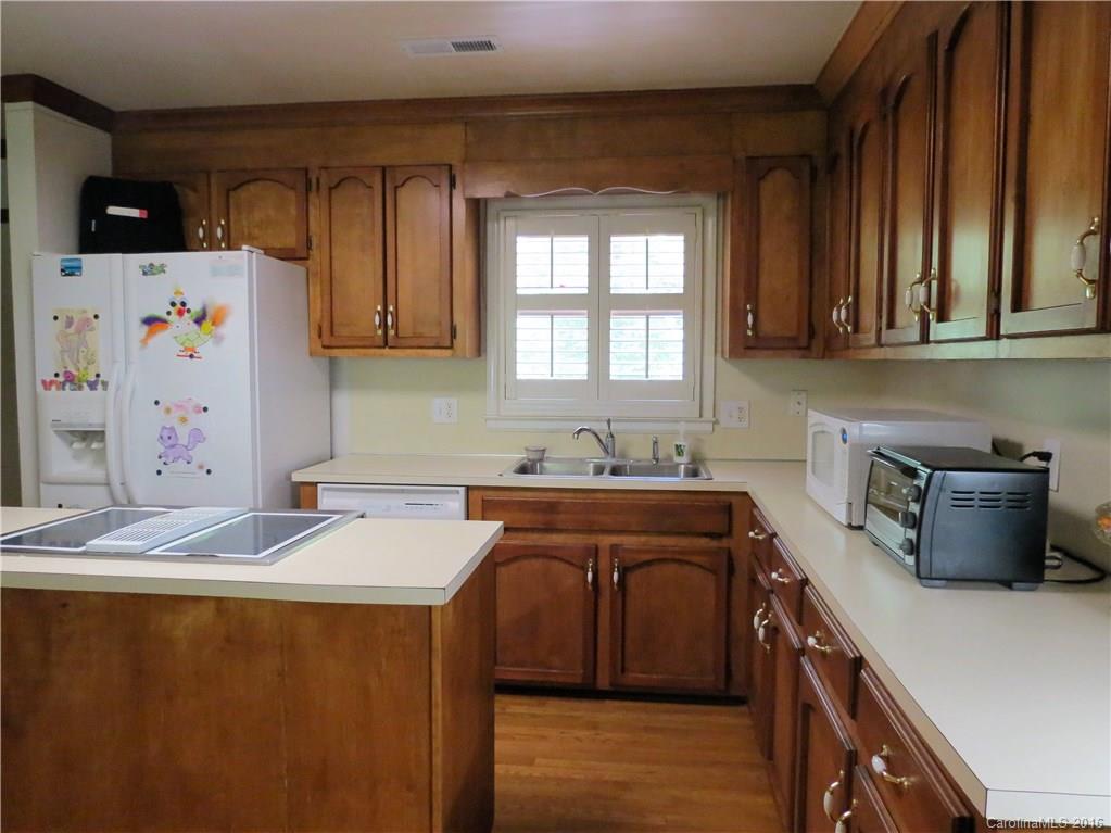 3316 Miranda Road Charlotte, NC 28216 - Photo 4 of 22 Gallery Image 4