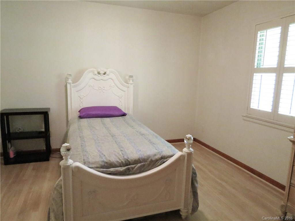 3316 Miranda Road Charlotte, NC 28216 - Photo 6 of 22 Gallery Image 6