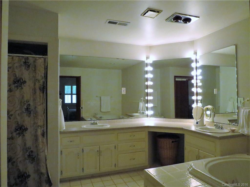 3316 Miranda Road Charlotte, NC 28216 - Photo 7 of 22 Gallery Image 7