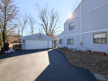 $329,900 | 836 Oak Manor Drive, Marengo, IL 60152