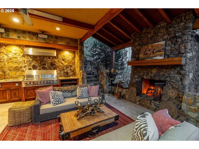 $2,329,999 | 23021 Brushline Court, Bend, OR 97701