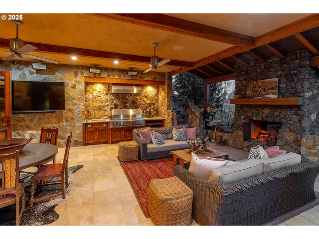 $2,329,999 | 23021 Brushline Court, Bend, OR 97701