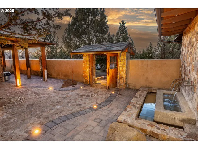 $2,329,999 | 23021 Brushline Court, Bend, OR 97701