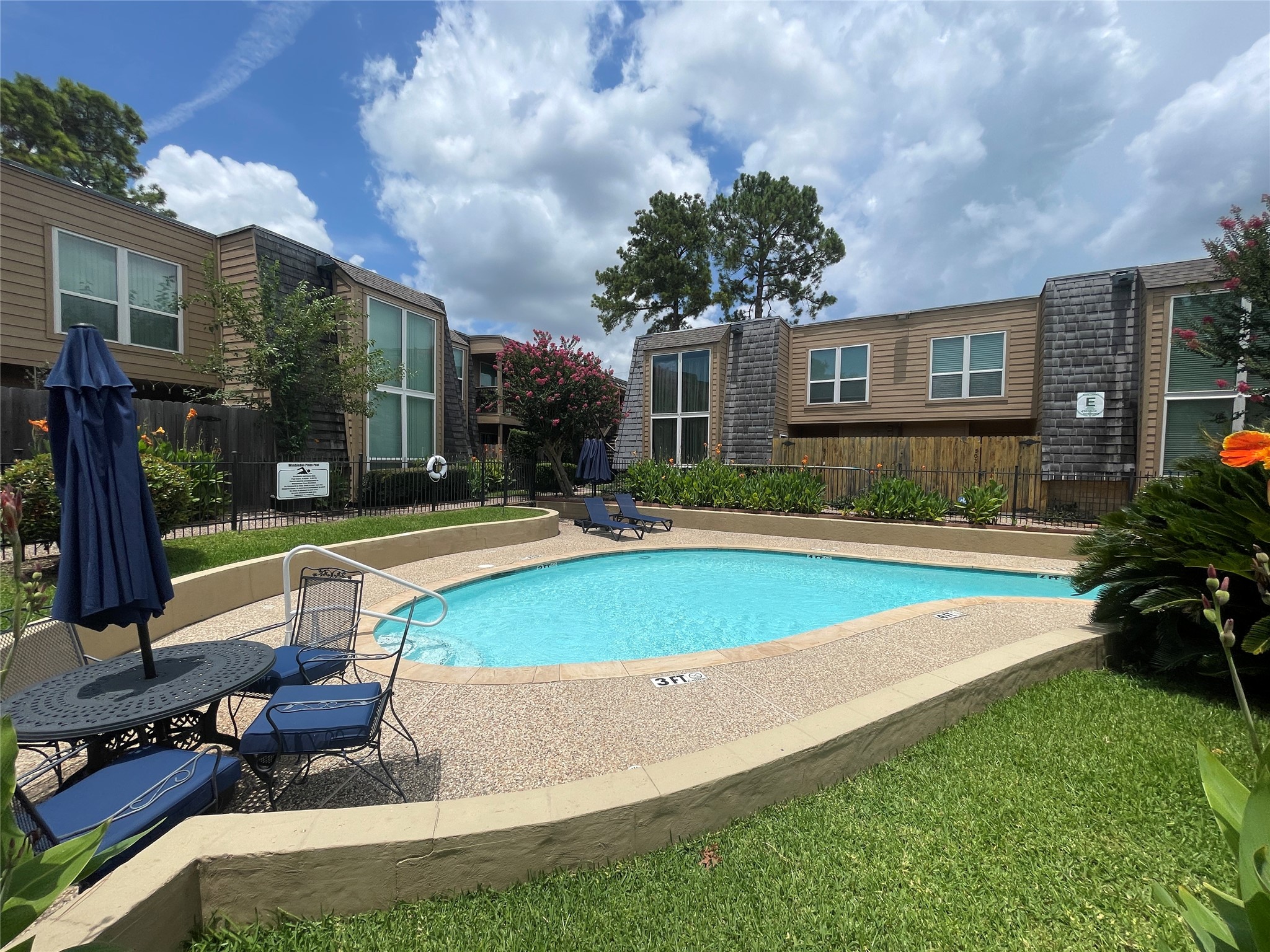 16120 Stuebner Airline Road, Unit 601 Spring, TX 77379 - Photo 10 of 12 Gated pool