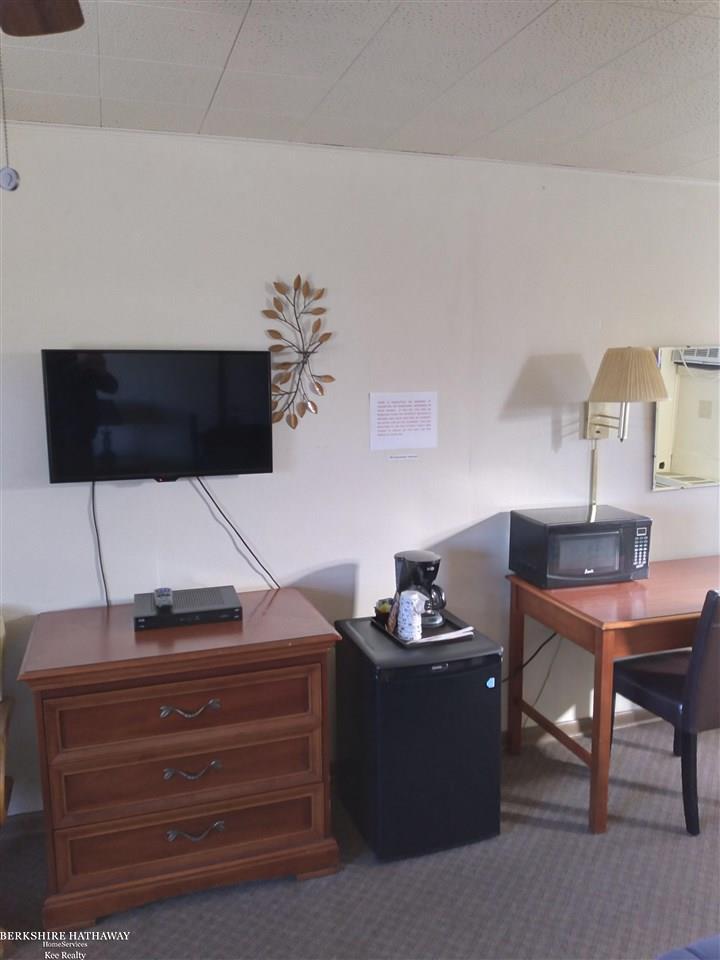647 West Sebewaing Street Sebewaing, MI 48759 - Photo 13 of 25 50062675-12.JPG