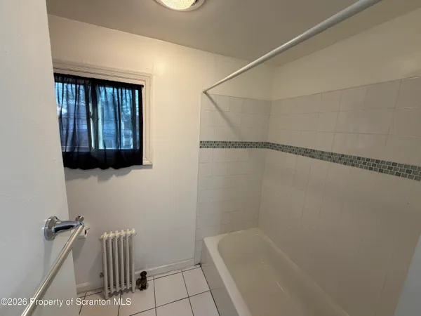 $1,300 | 316 Putnam Street, Unit 1 LEFT, Scranton, PA 18508