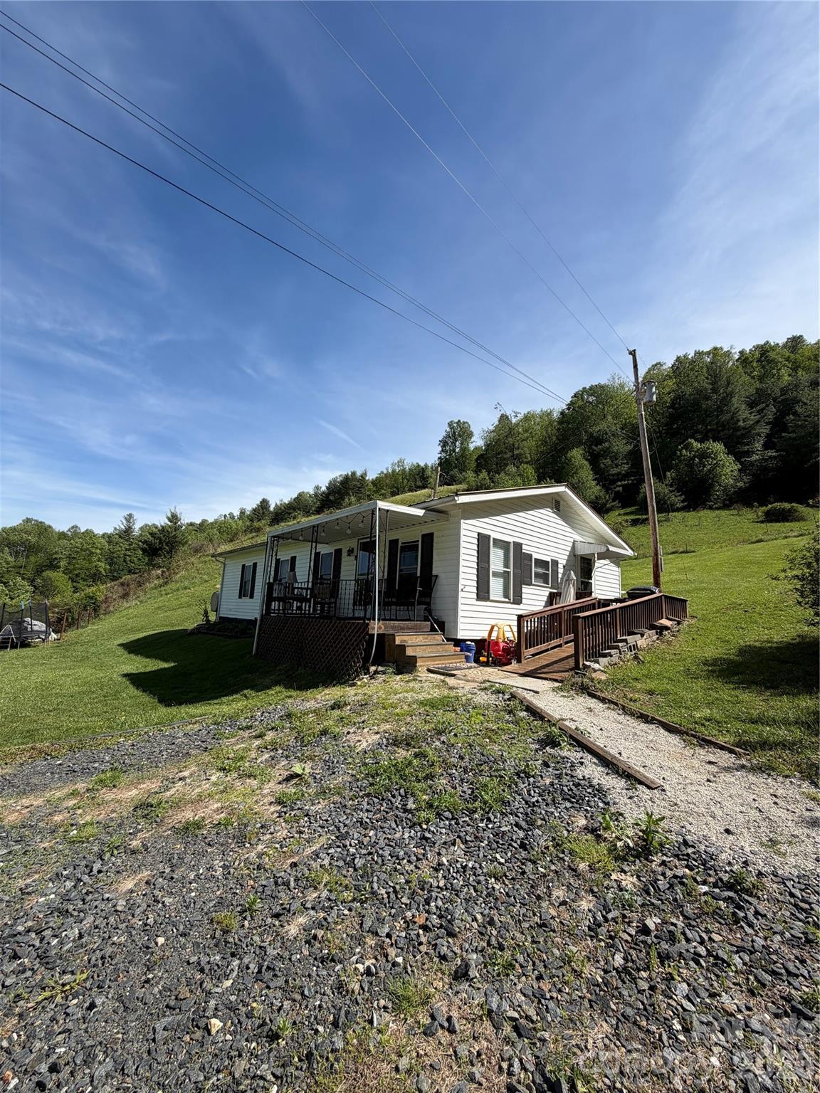 1663 Bailey Branch Road Burnsville, NC 28714 - Photo 21 of 25 Gallery Image 21