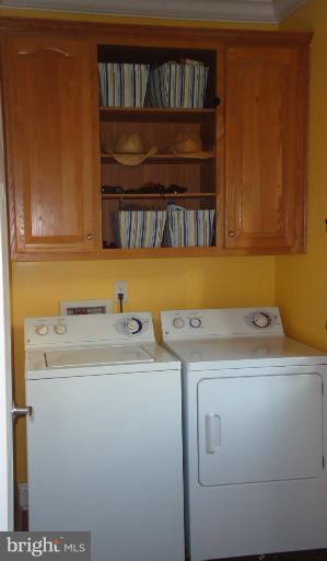3504 Long Meadow Road Middletown, VA 22645 - Photo 15 of 28 a utility room with dryer and washer