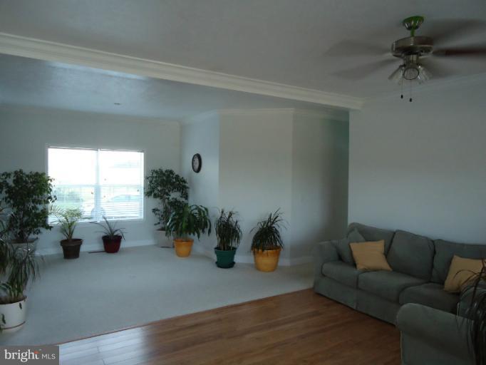 3504 Long Meadow Road Middletown, VA 22645 - Photo 5 of 28 a living room with furniture