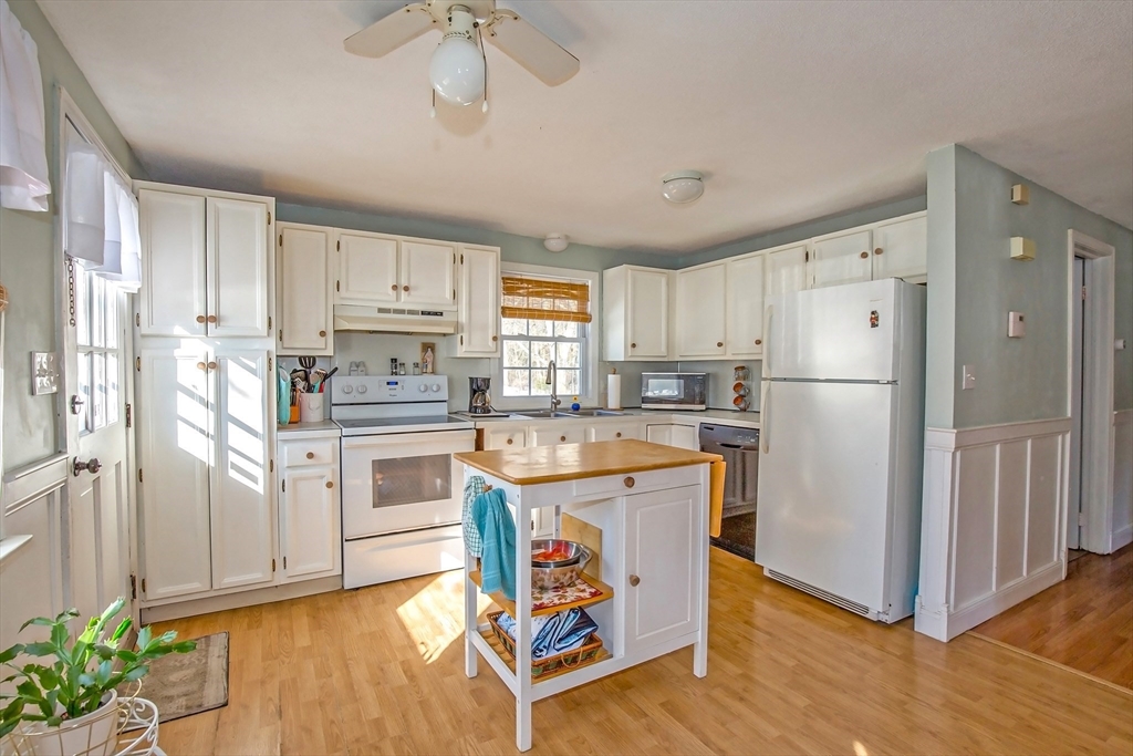 88 Senator Street Springfield, MA 01129 - Photo 3 of 40 Gallery Image 3