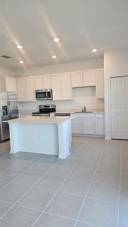 2739 Skyline Loop Kissimmee, FL 34758 - Photo 8 of 47