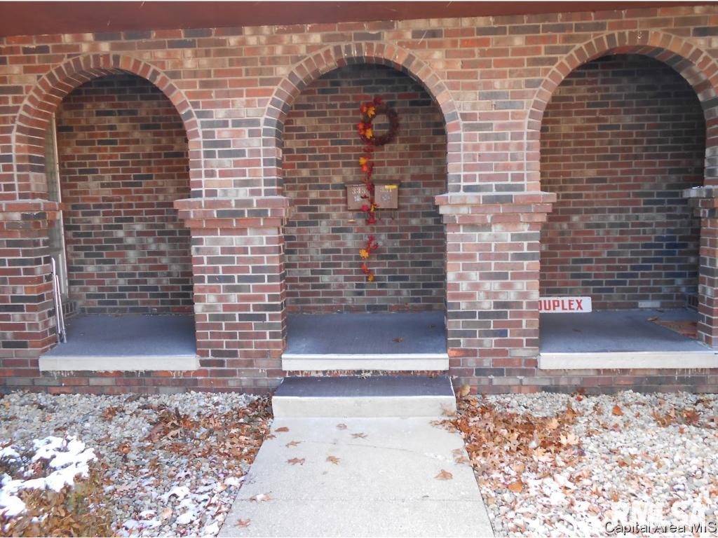 331-333 Norwalk Road Springfield, IL 62704 - Photo 3 of 24