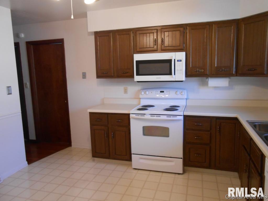 331-333 Norwalk Road Springfield, IL 62704 - Photo 6 of 24