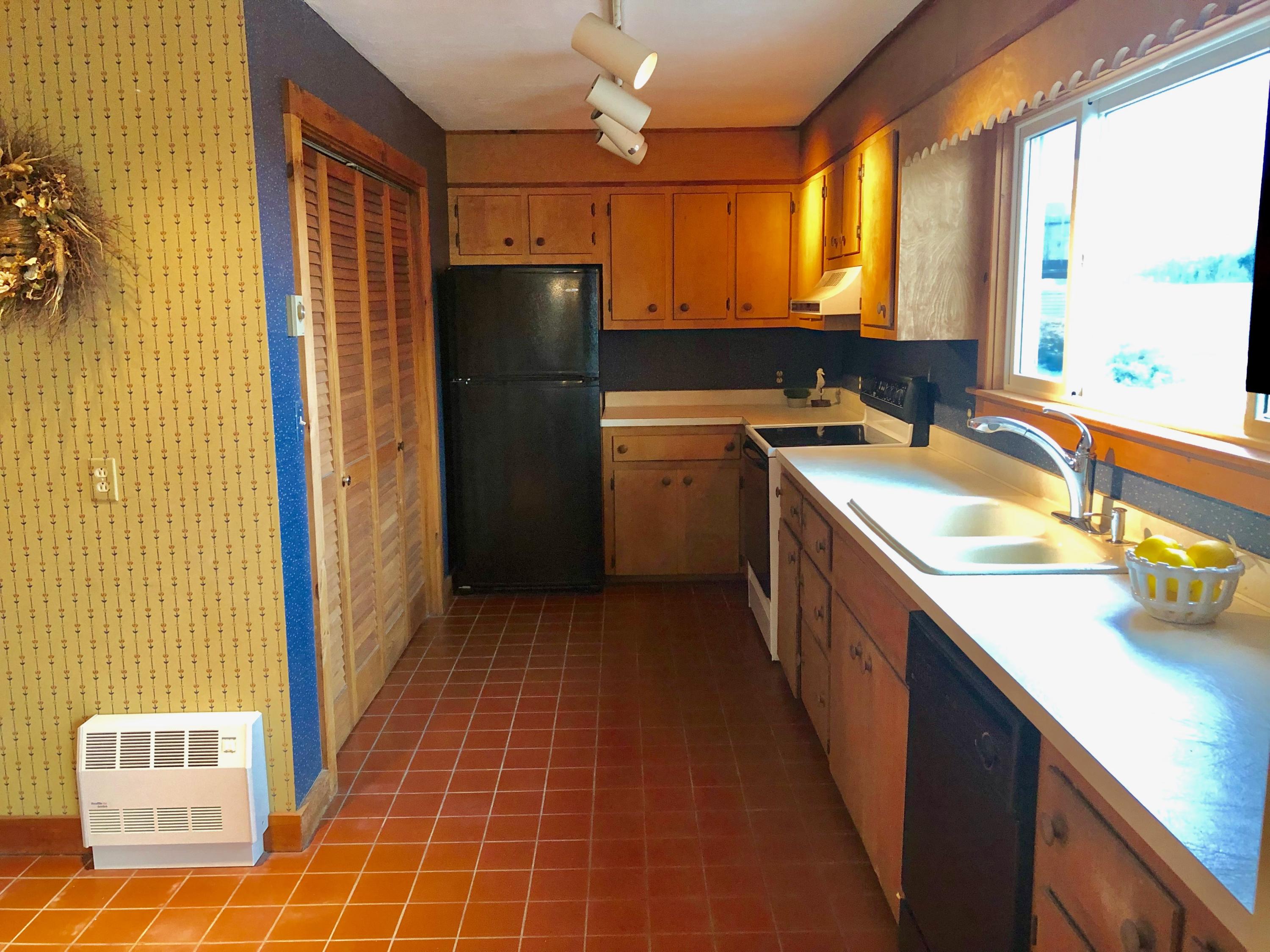 26 Beach Road West Dennis, MA 02670 - Photo 10 of 50 Kitchen straight on from DR