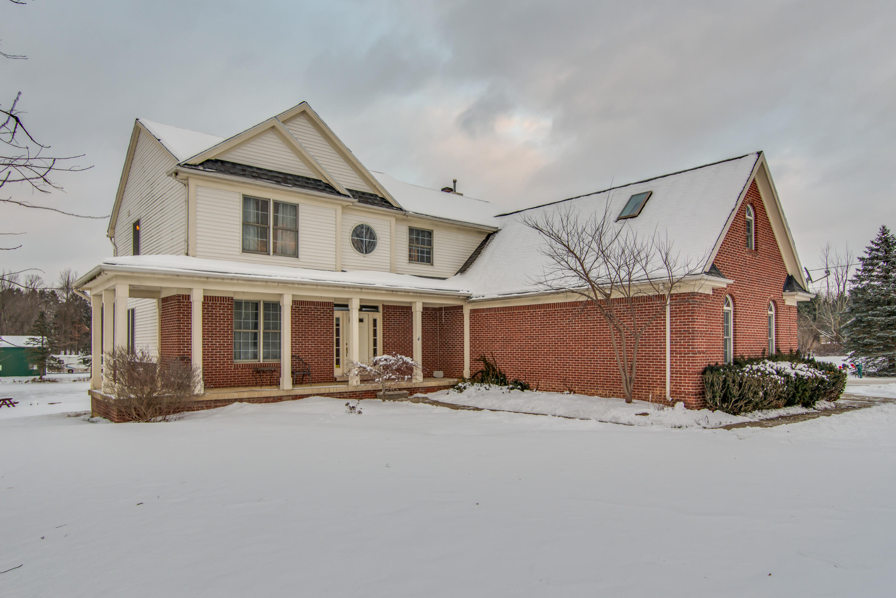 4554 Waugh Road Owosso, MI 48867 - Photo 2 of 37 2