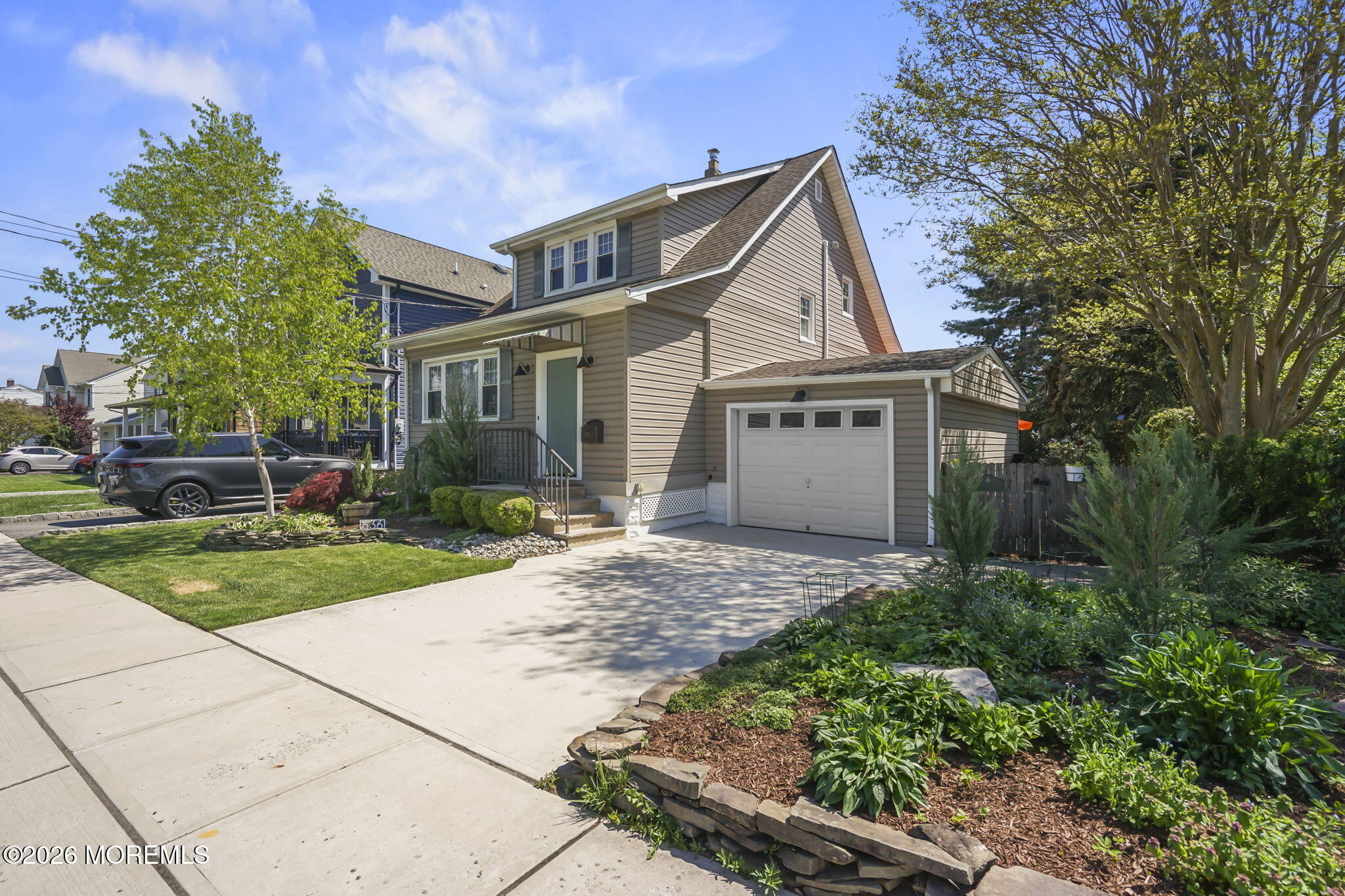 636 Ridgedale Avenue Woodbridge, NJ 07095 - Photo 2 of 32 22-web-or-mls-DSC08294