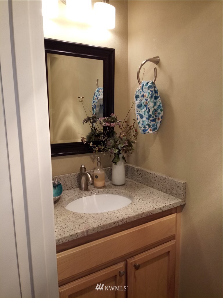 23317 Edmonds Way, Unit 4 Edmonds, WA 98026 - Photo 12 of 24 Gallery Image 12