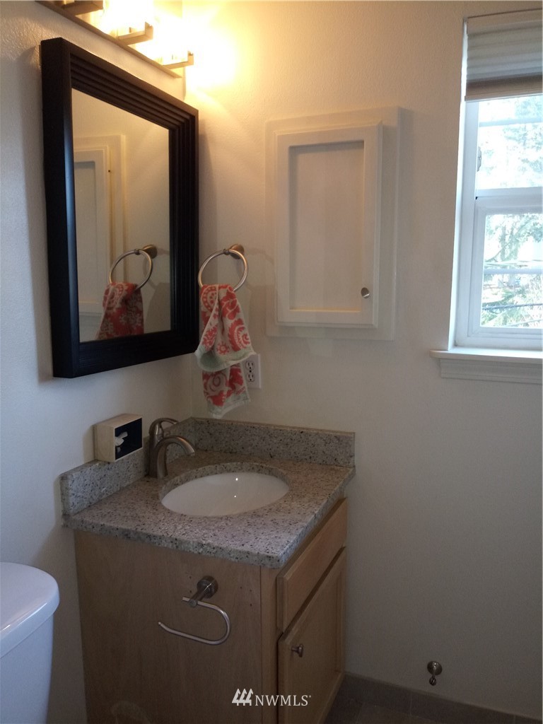 23317 Edmonds Way, Unit 4 Edmonds, WA 98026 - Photo 15 of 24 Gallery Image 15