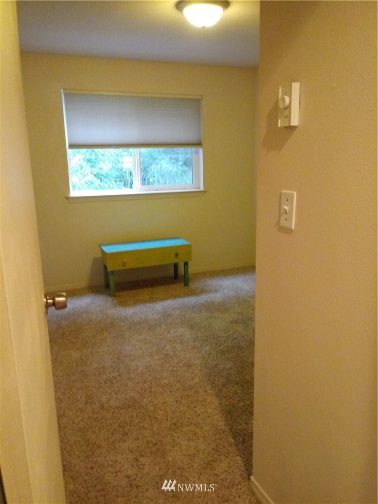 23317 Edmonds Way, Unit 4 Edmonds, WA 98026 - Photo 18 of 24 Gallery Image 18