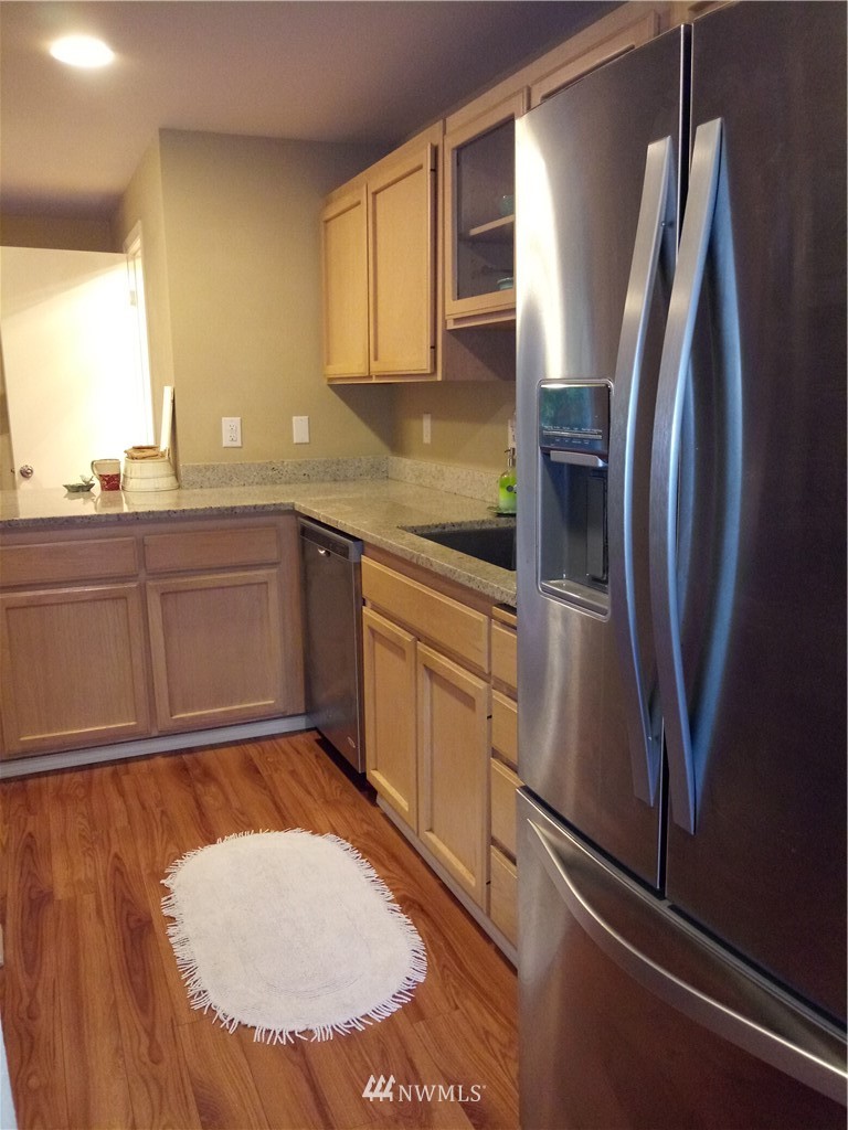 23317 Edmonds Way, Unit 4 Edmonds, WA 98026 - Photo 6 of 24 Gallery Image 6