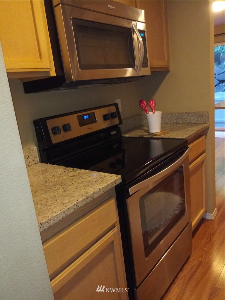 23317 Edmonds Way, Unit 4 Edmonds, WA 98026 - Photo 7 of 24 Gallery Image 7