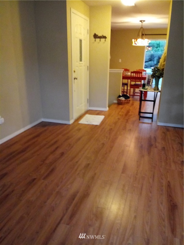 23317 Edmonds Way, Unit 4 Edmonds, WA 98026 - Photo 9 of 24 Gallery Image 9