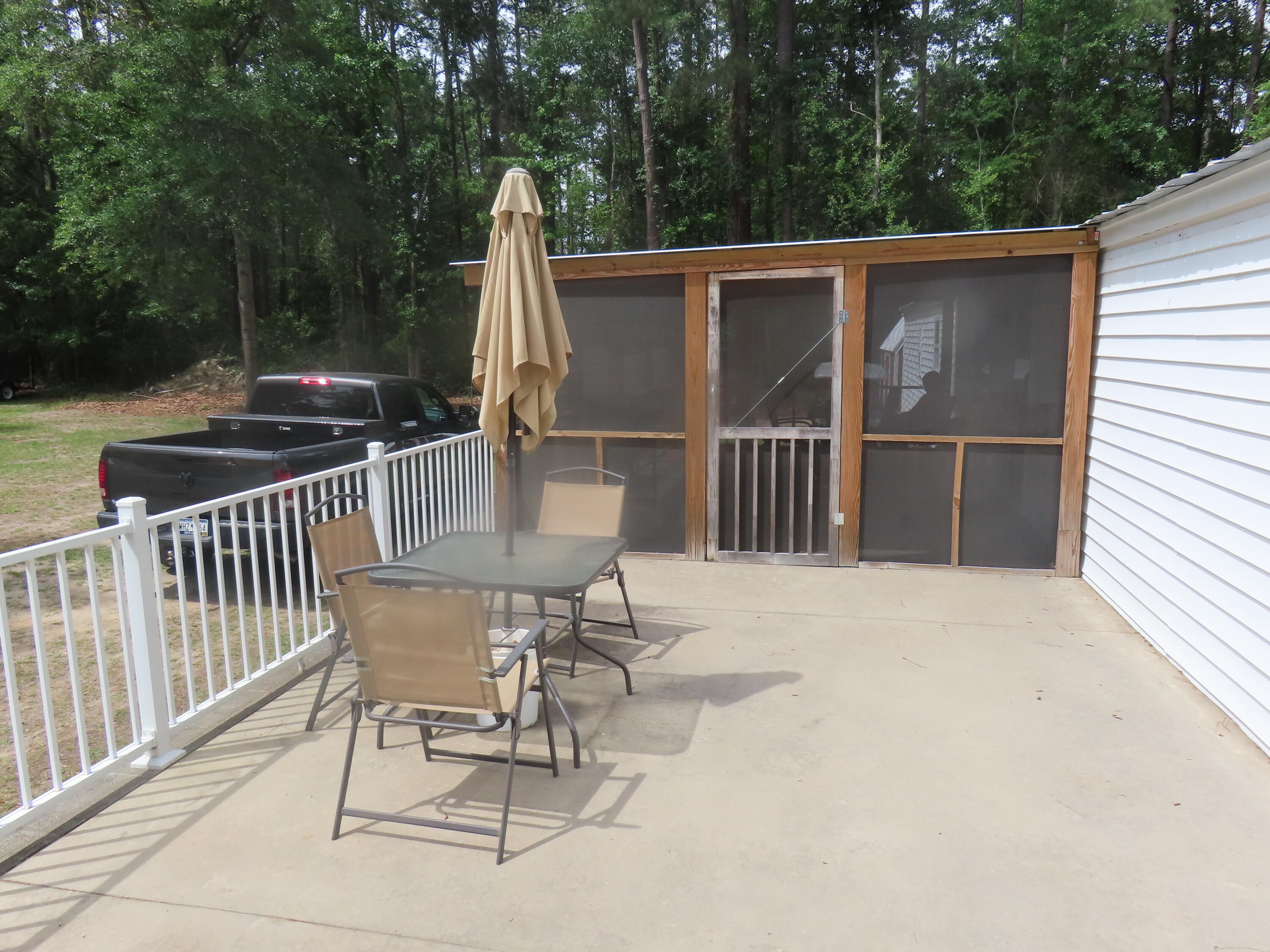 1636 Clubhouse Road Summerton, SC 29148 - Photo 5 of 6