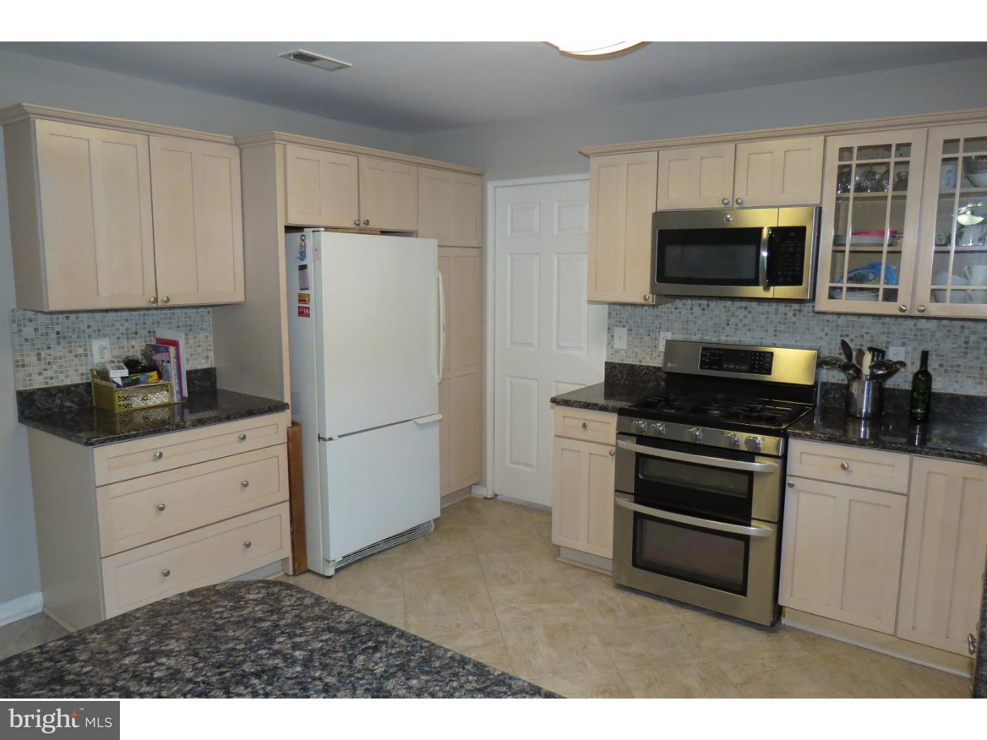 112 Bells Lake Road Sewell, NJ 08080 - Photo 9 of 23 Kitchen