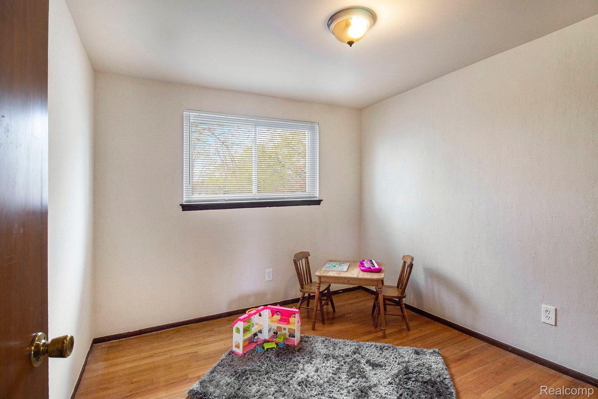 3458 Common Road Warren, MI 48092 - Photo 21 of 25 Gallery Image 21