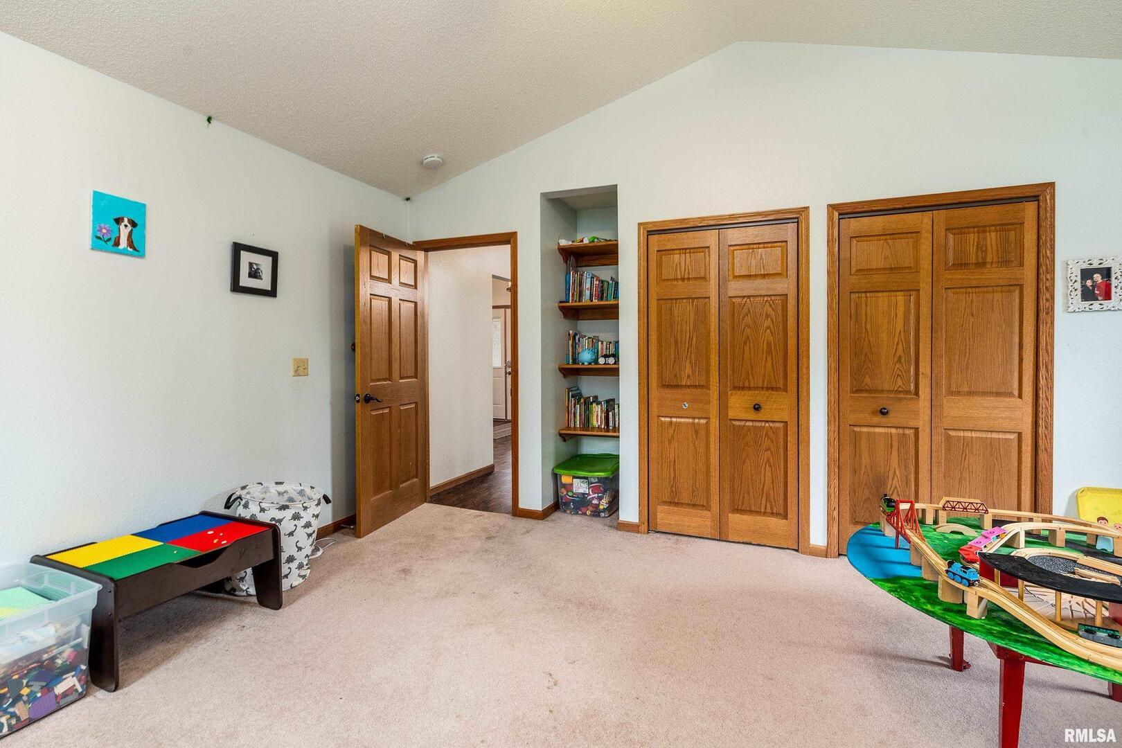 186 Bonnie Brae Road Carbondale, IL 62901 - Photo 25 of 47 a view of an empty room