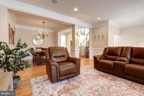 $899,900 | 43395 Briar Creek Terrace, Ashburn, VA 20147