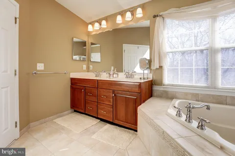 $899,900 | 43395 Briar Creek Terrace, Ashburn, VA 20147