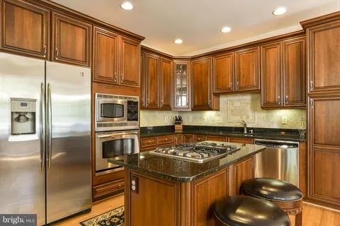 $899,900 | 43395 Briar Creek Terrace, Ashburn, VA 20147