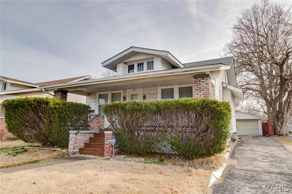 1913 State Street Alton, IL 62002 - Photo 3 of 34