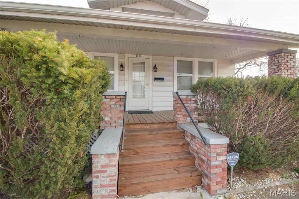 1913 State Street Alton, IL 62002 - Photo 4 of 34