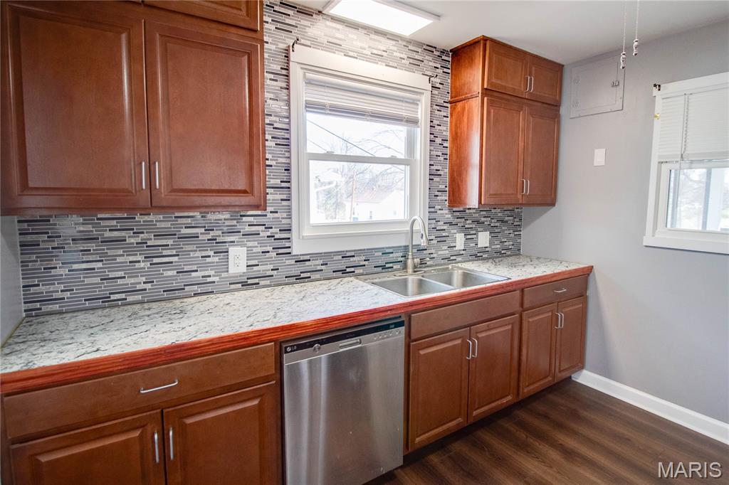 1913 State Street Alton, IL 62002 - Photo 10 of 34