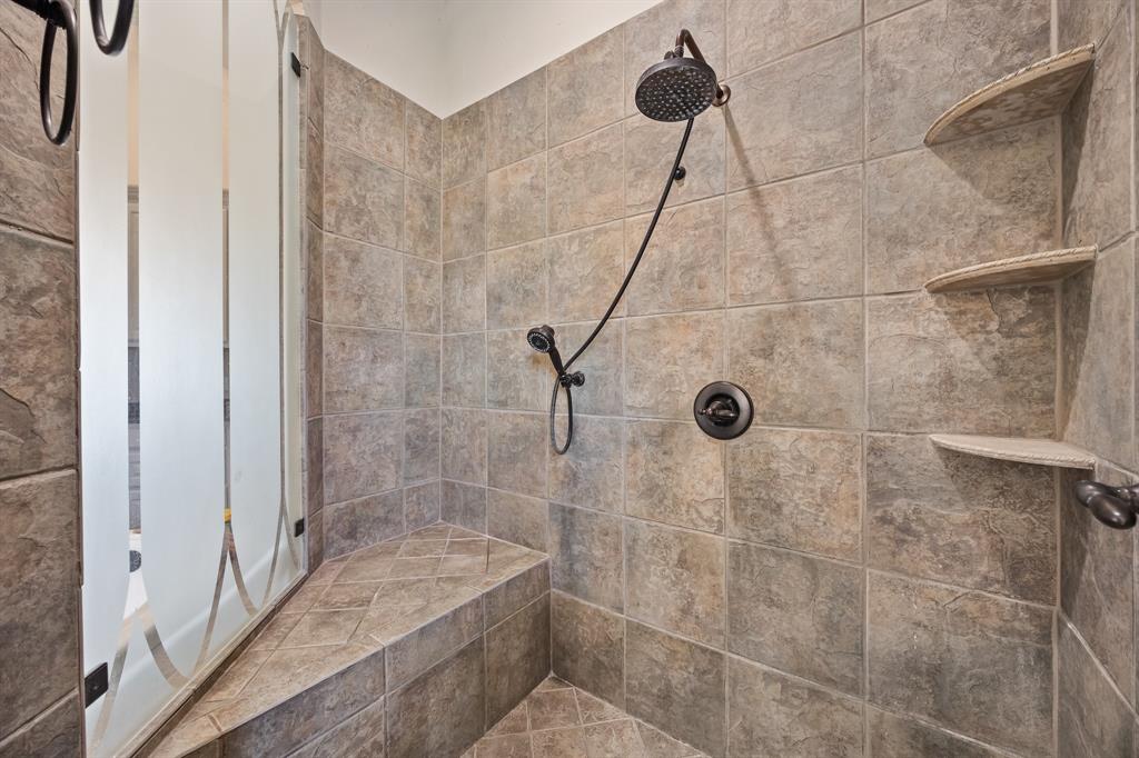 530 Ridge Point Drive Heath, TX 75126 - Photo 19 of 39 Primary bathroom