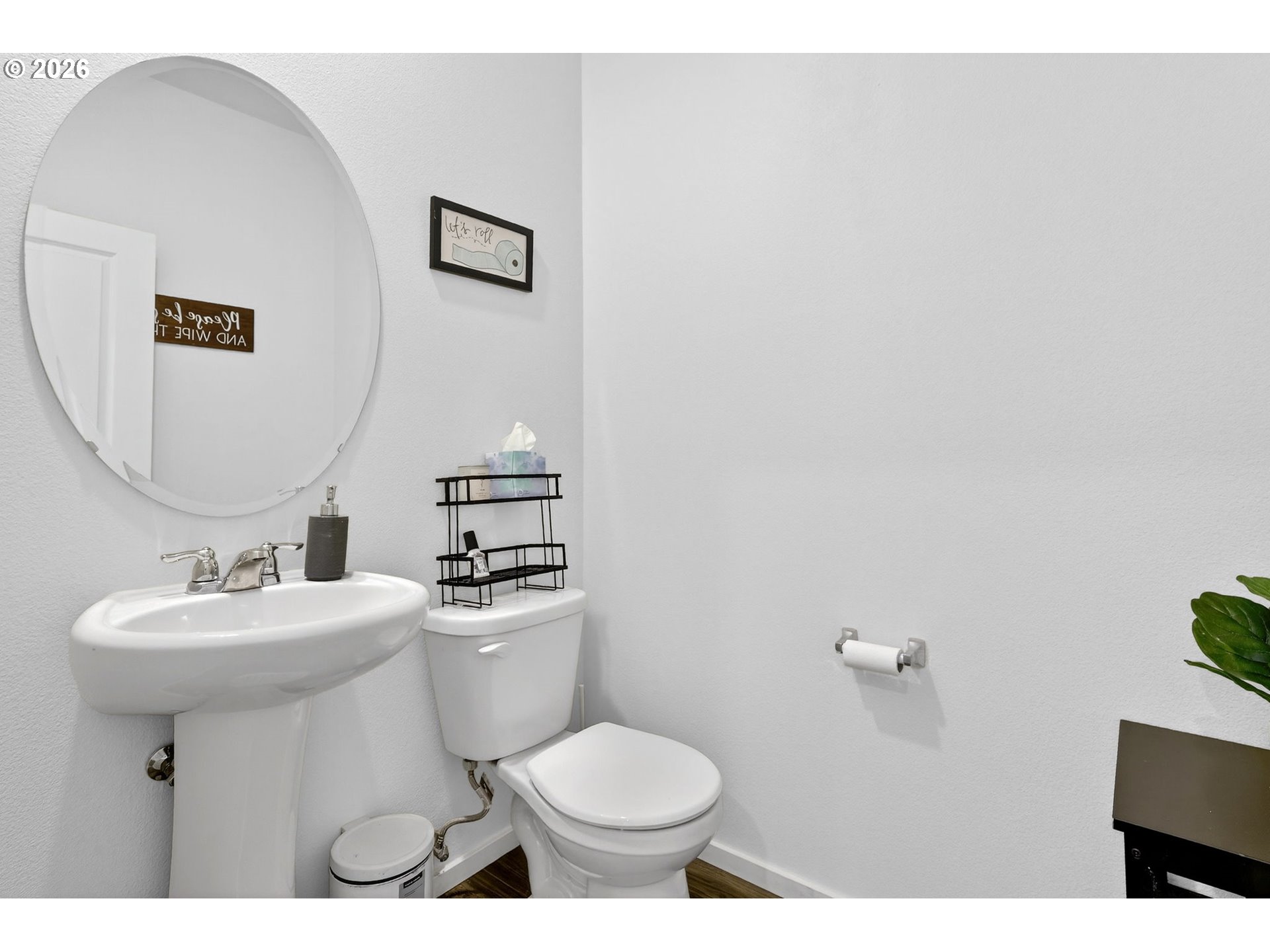 900 Ben Brown Lane Woodburn, OR 97071 - Photo 14 of 43 Bathroom