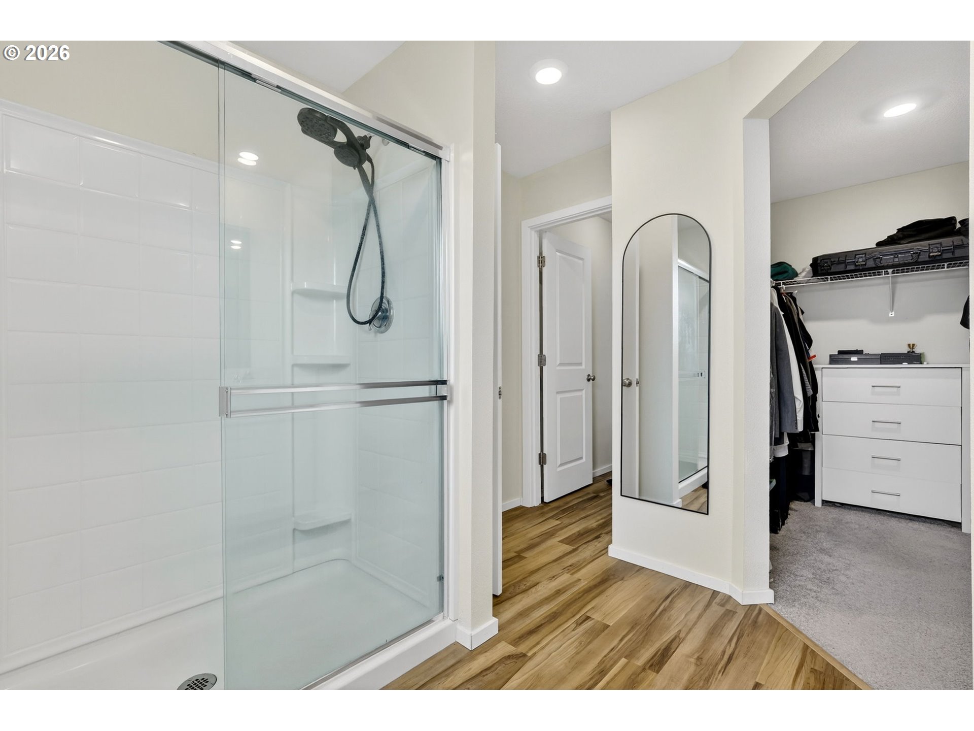 900 Ben Brown Lane Woodburn, OR 97071 - Photo 19 of 43 Bathroom, Attached
