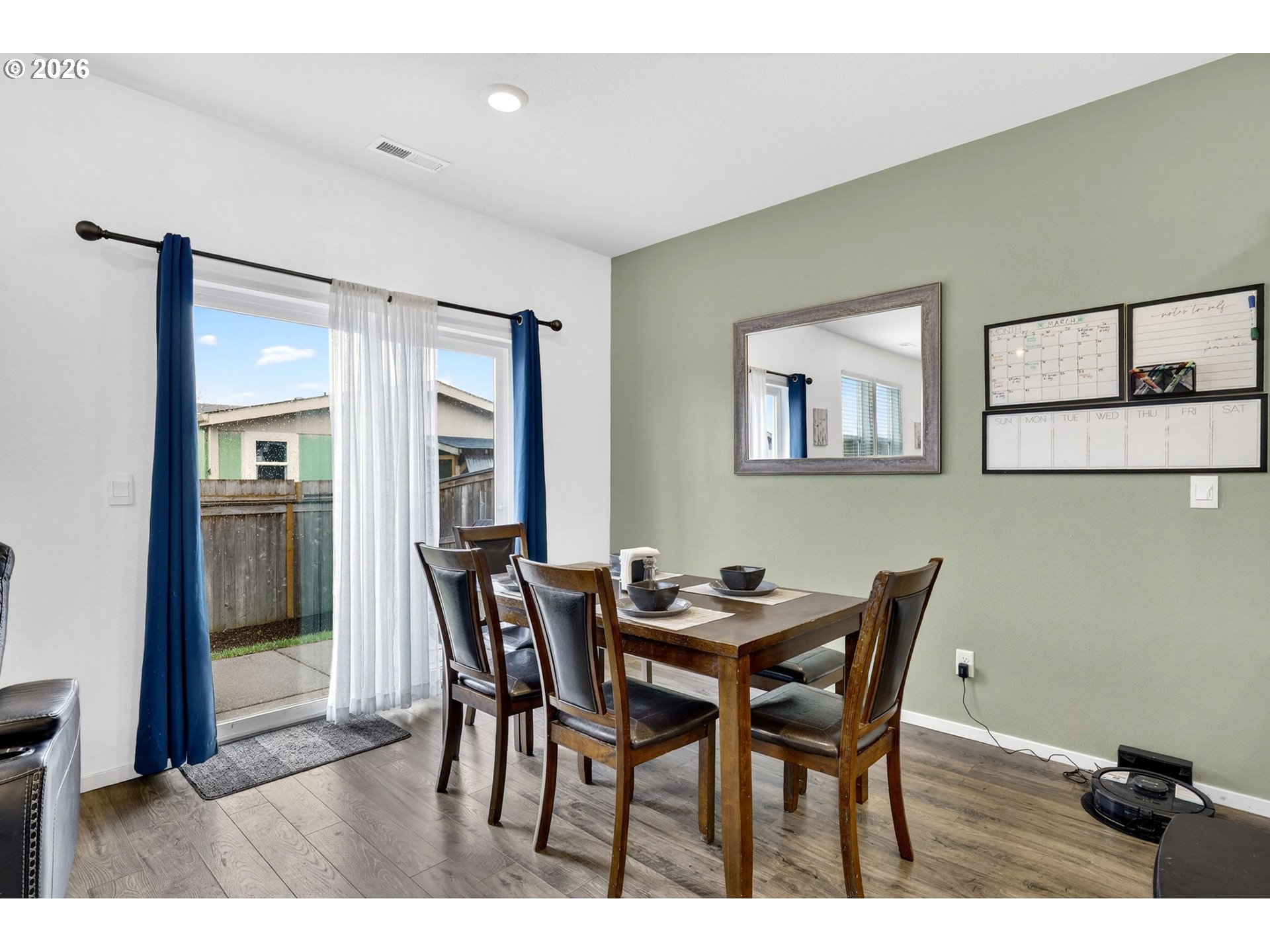 900 Ben Brown Lane Woodburn, OR 97071 - Photo 9 of 43 Dining Area
