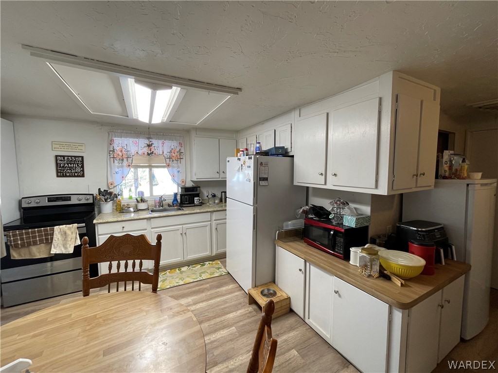 549 Mormon Flat Road Golden Valley, AZ 86413 - Photo 24 of 41 Kitchen