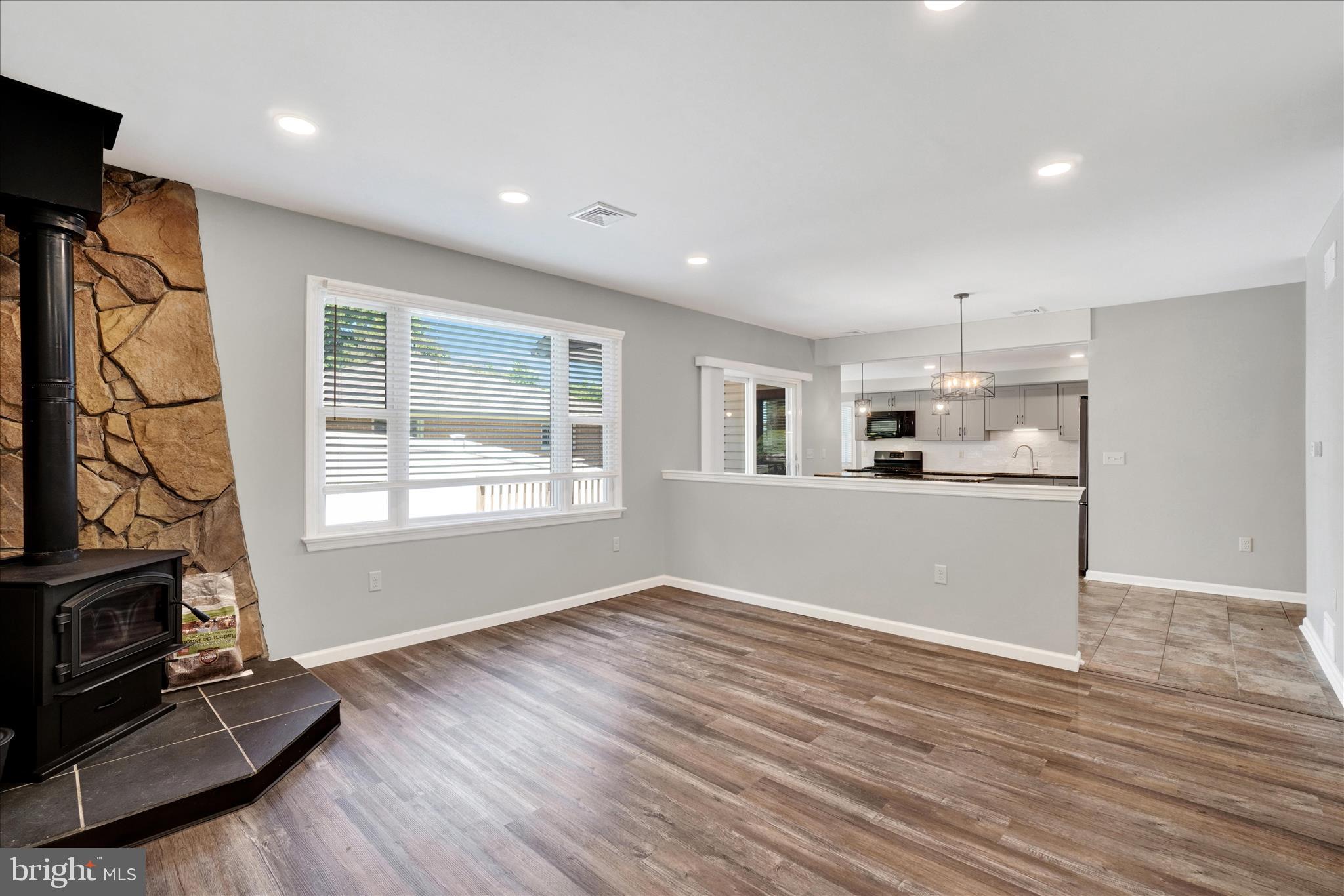 1542 Bonbar Road York, PA 17403 - Photo 10 of 33