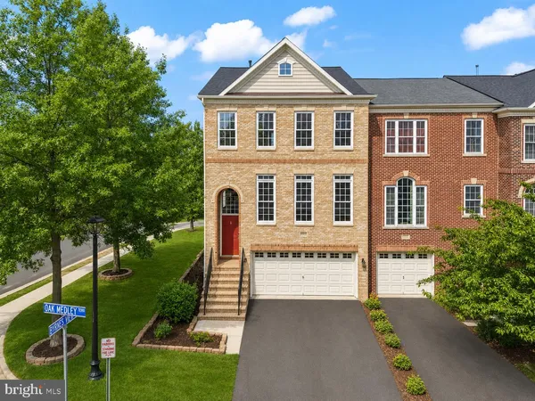 $779,500 | 25519 Oak Medley Terrace, Aldie, VA 20105