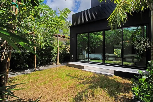 $2,800,000 | 420 Southwest 15th Road, Miami, FL 33129