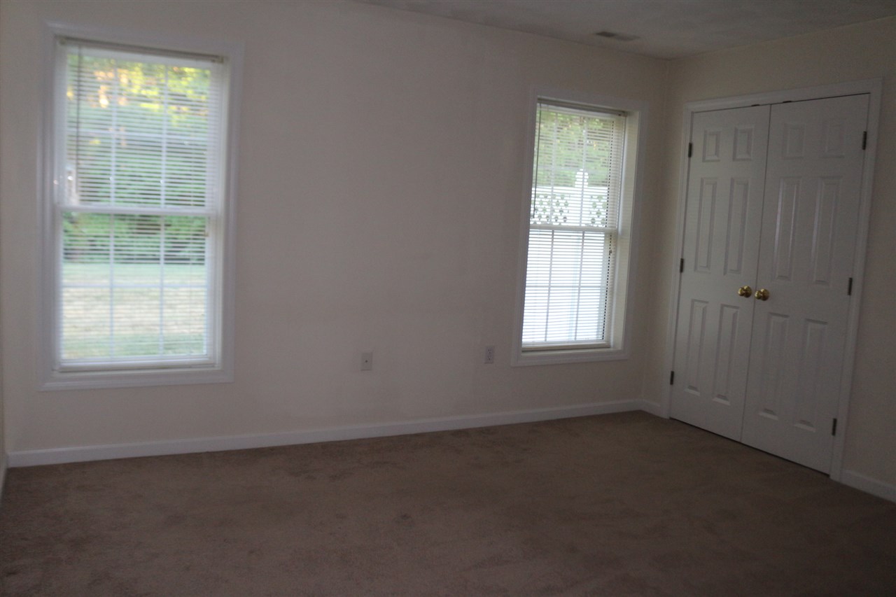 32 Hadleigh Road, Unit 32 Windham, NH 03087 - Photo 15 of 40