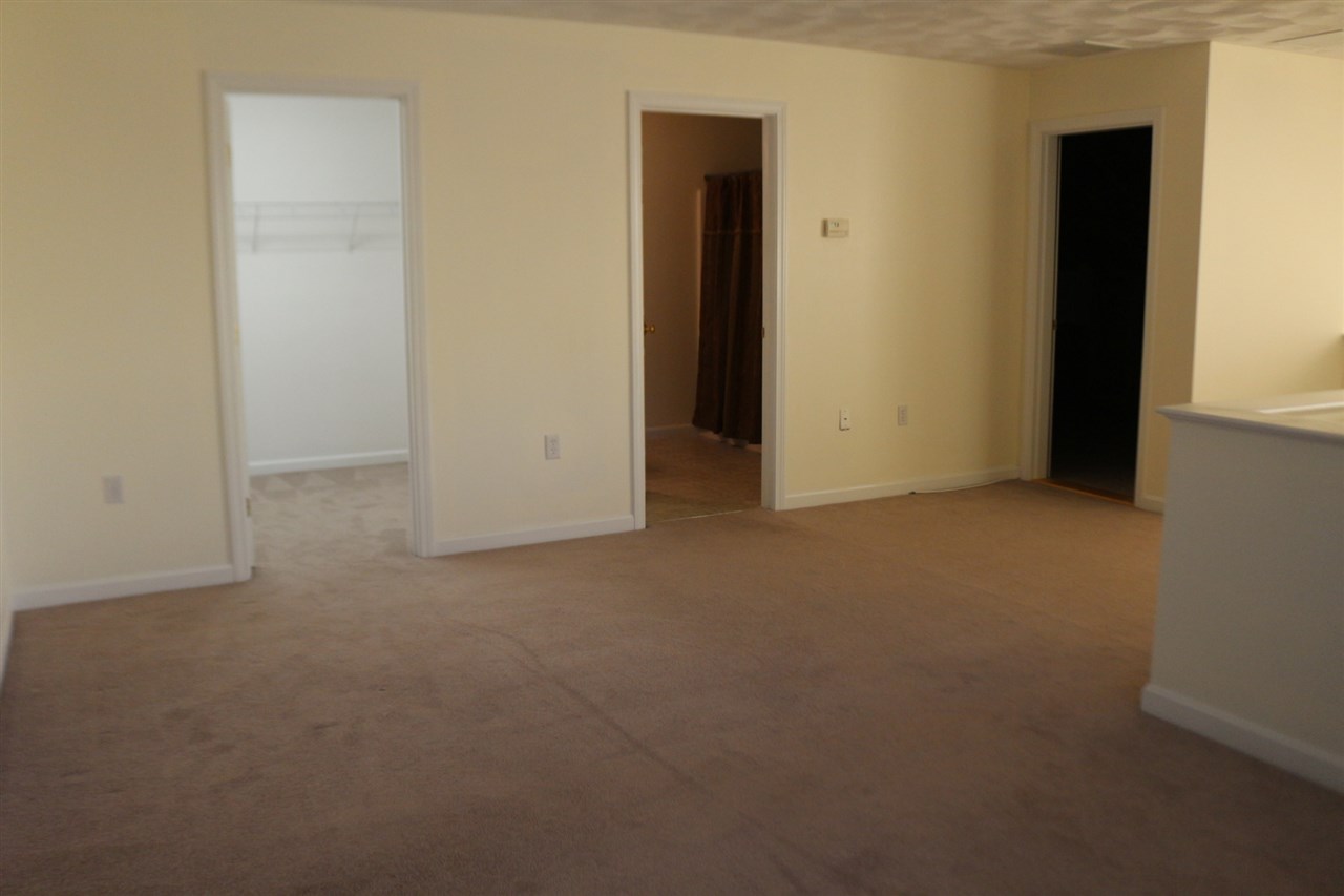 32 Hadleigh Road, Unit 32 Windham, NH 03087 - Photo 22 of 40