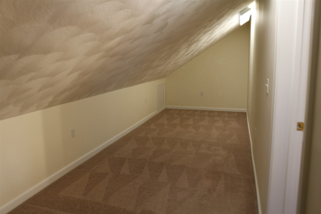 32 Hadleigh Road, Unit 32 Windham, NH 03087 - Photo 26 of 40