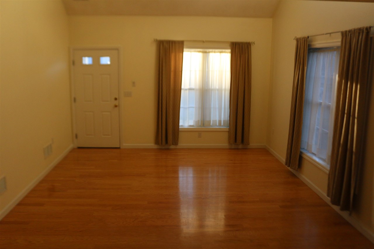 32 Hadleigh Road, Unit 32 Windham, NH 03087 - Photo 10 of 40